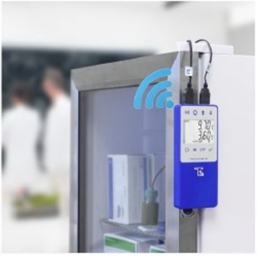MON1018387EA - Cole-Parmer - Datalogging Refrigerator / Freezer Thermometer with Alarm TraceableLIVE&reg; Fahrenheit / Celsius -58&deg; to +140&deg;F (-50&deg; to +60&deg;C) 2 Glycol Bottle Probes Multiple Mounting Options Batter
