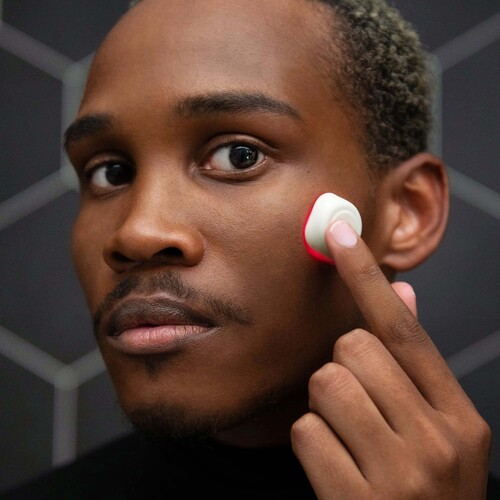 MON1252790EA - LED Technologies - Acne Light Therapy Patch Kit lab